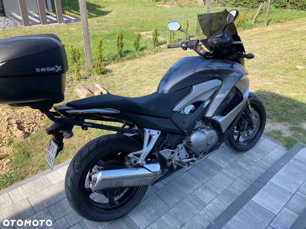 Honda VFR - 4