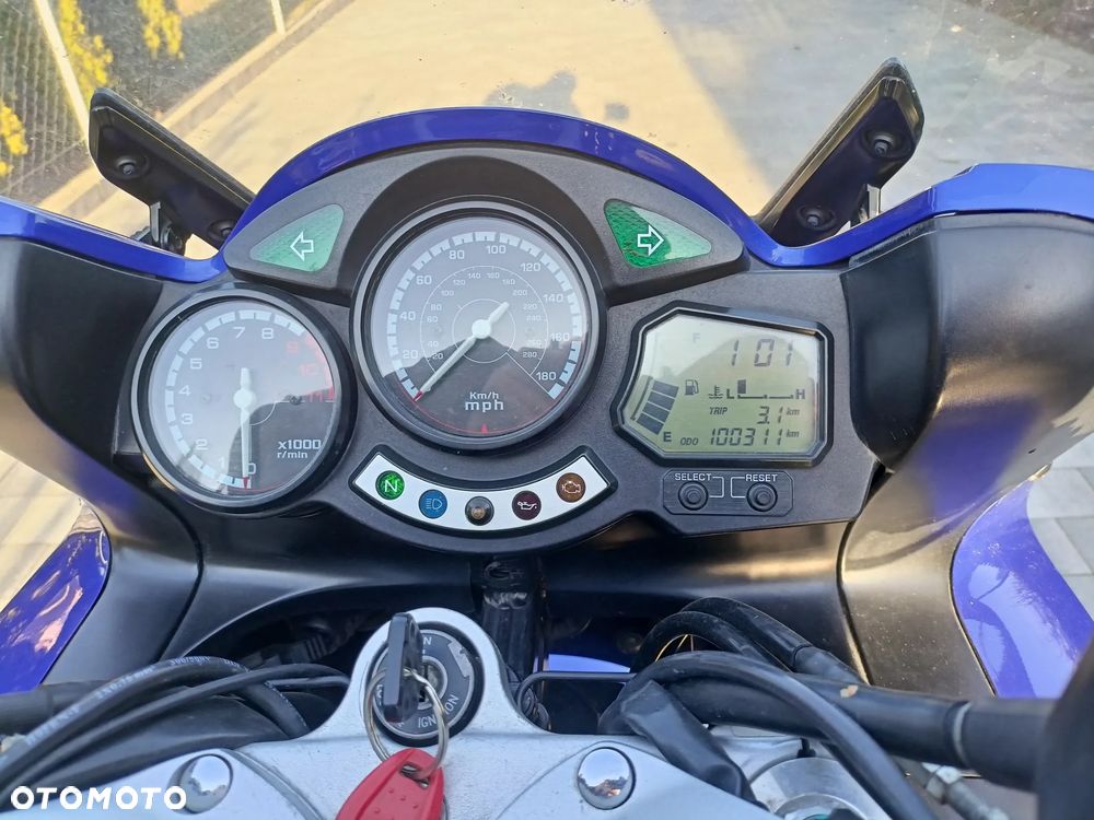 Yamaha FJR - 7
