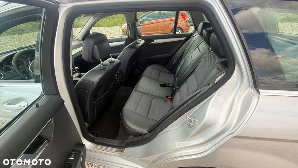 Mercedes-Benz Klasa C 220 CDI BlueEff Avantgarde - 9
