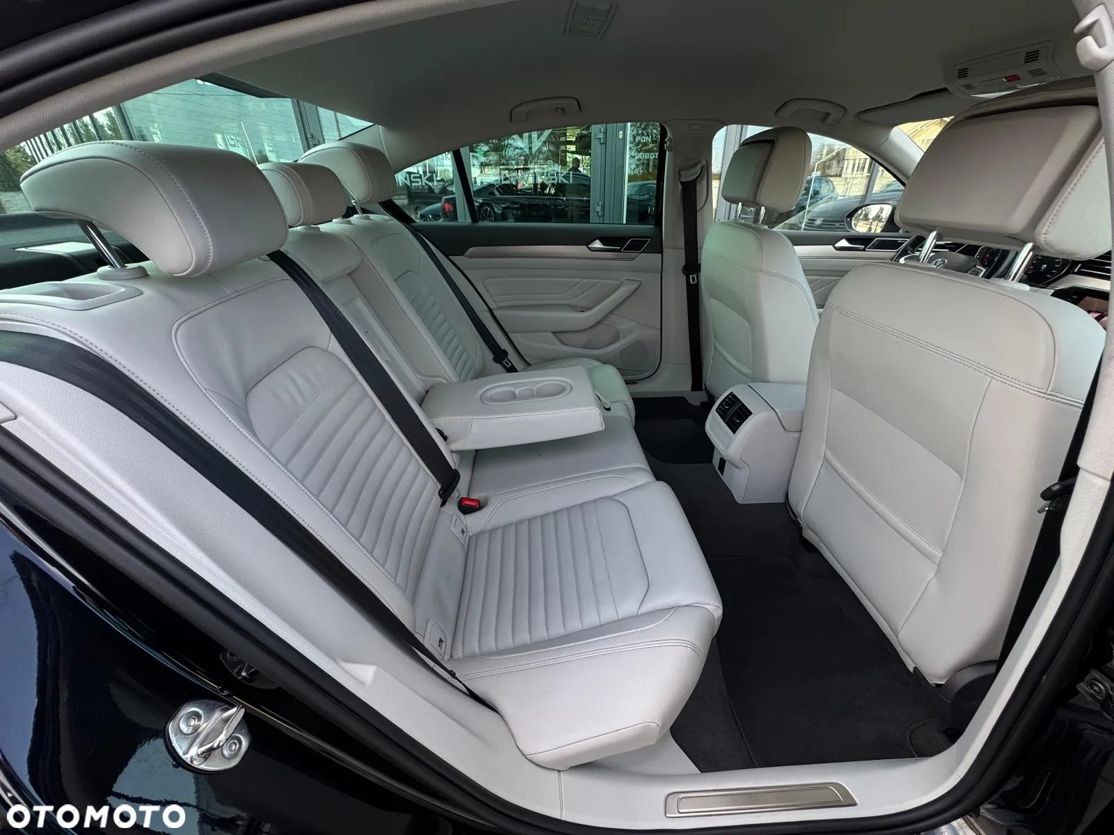 Volkswagen Passat 2.0 TDI 4Mot Elegance DSG - 23