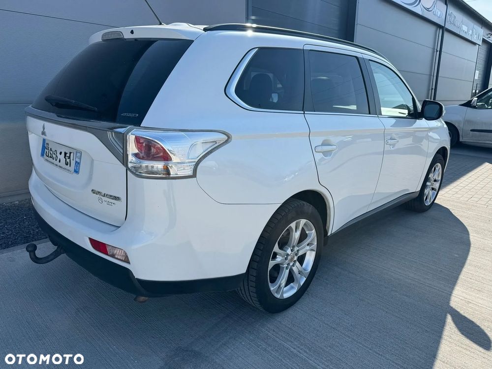 Mitsubishi Outlander - 3