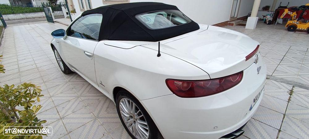 Alfa Romeo Spider 2.4 JTDM - 16