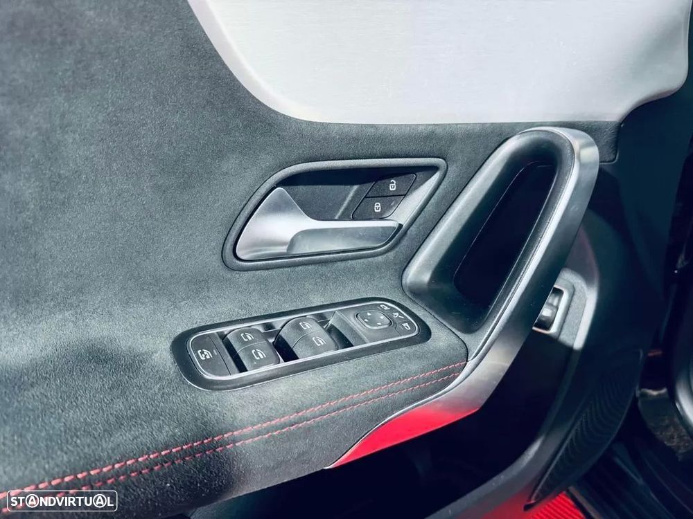 Mercedes-Benz A 250 e AMG Line - 25