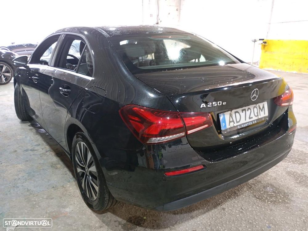 Mercedes-Benz A 250 Limousine e Style Plus - 2