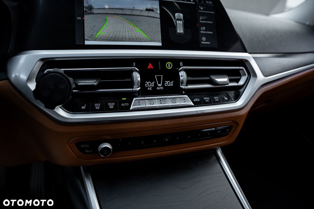 BMW Seria 3 330d xDrive - 32