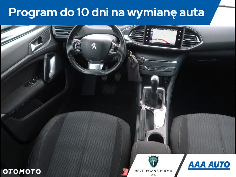 Peugeot 308 - 8