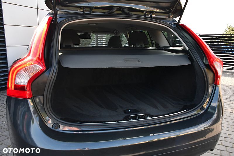 Volvo V60 D3 Momentum - 23