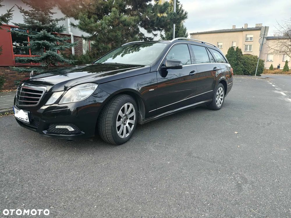 Mercedes-Benz Klasa E 300 CDI BlueEff Avantgarde - 19