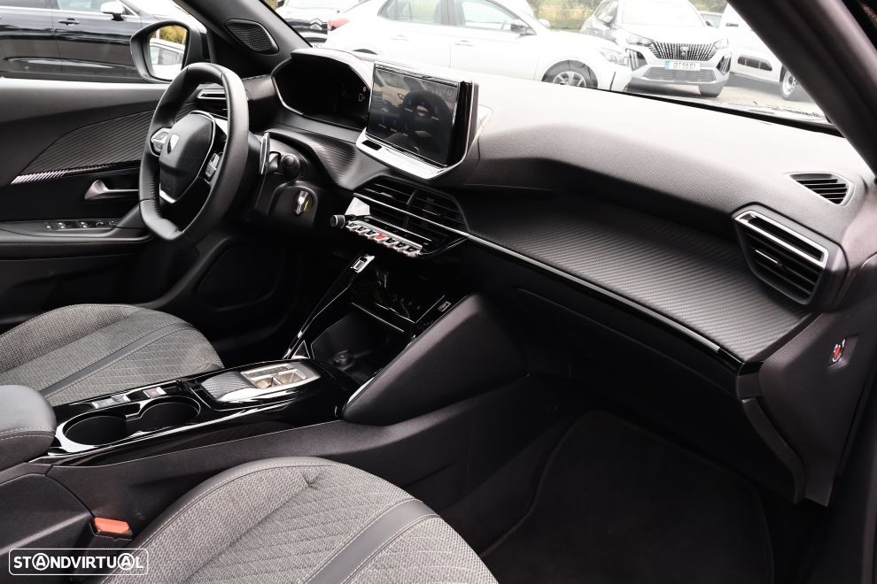 Peugeot 2008 1.2 Hybrid Allure e-DCS6 - 13