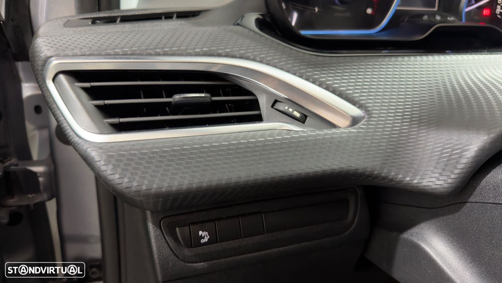 Peugeot 2008 1.6 BlueHDi Allure - 15