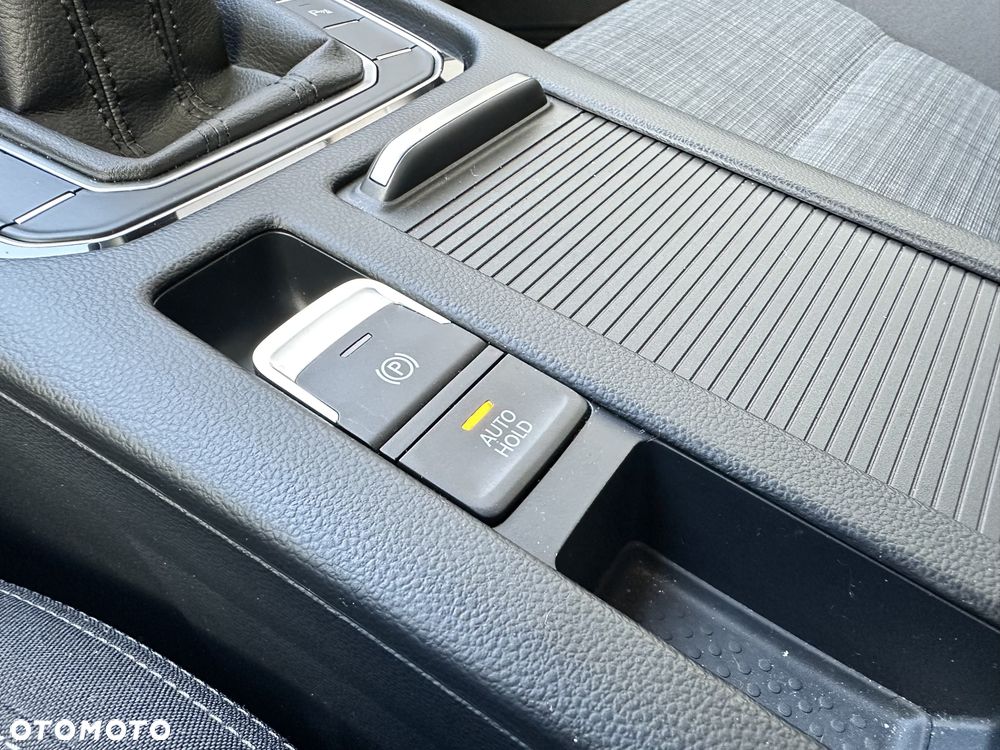 Volkswagen Passat 1.5 TSI EVO Elegance - 11