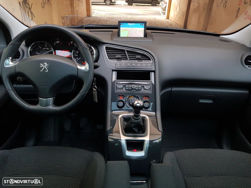 Peugeot 5008 1.6 BlueHDi Allure J17 - 16