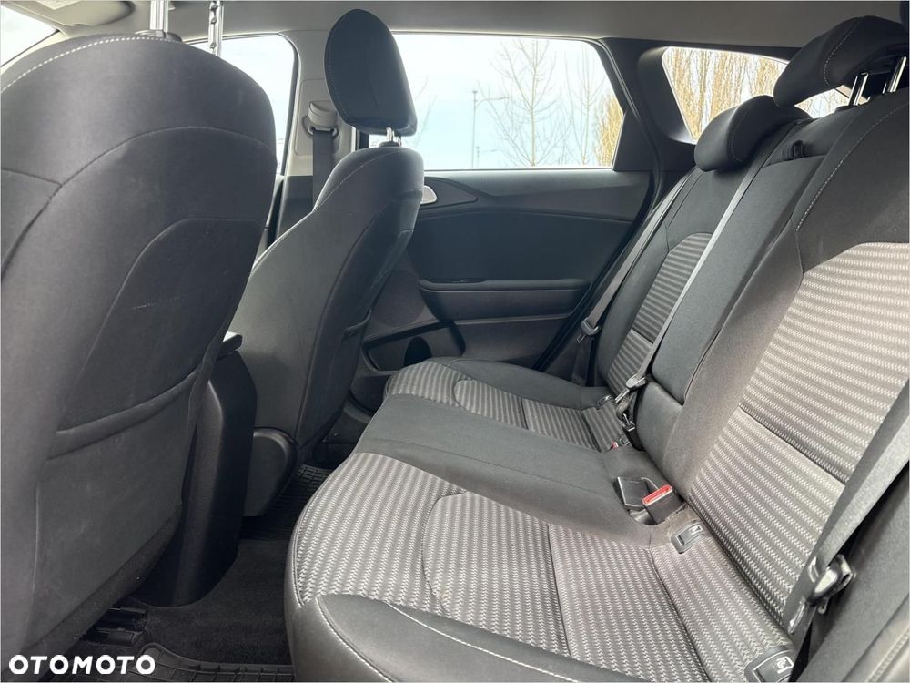 Kia Ceed 1.5 T-GDI M - 10