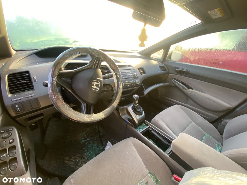 267/HONDA CIVIC VIII - 4