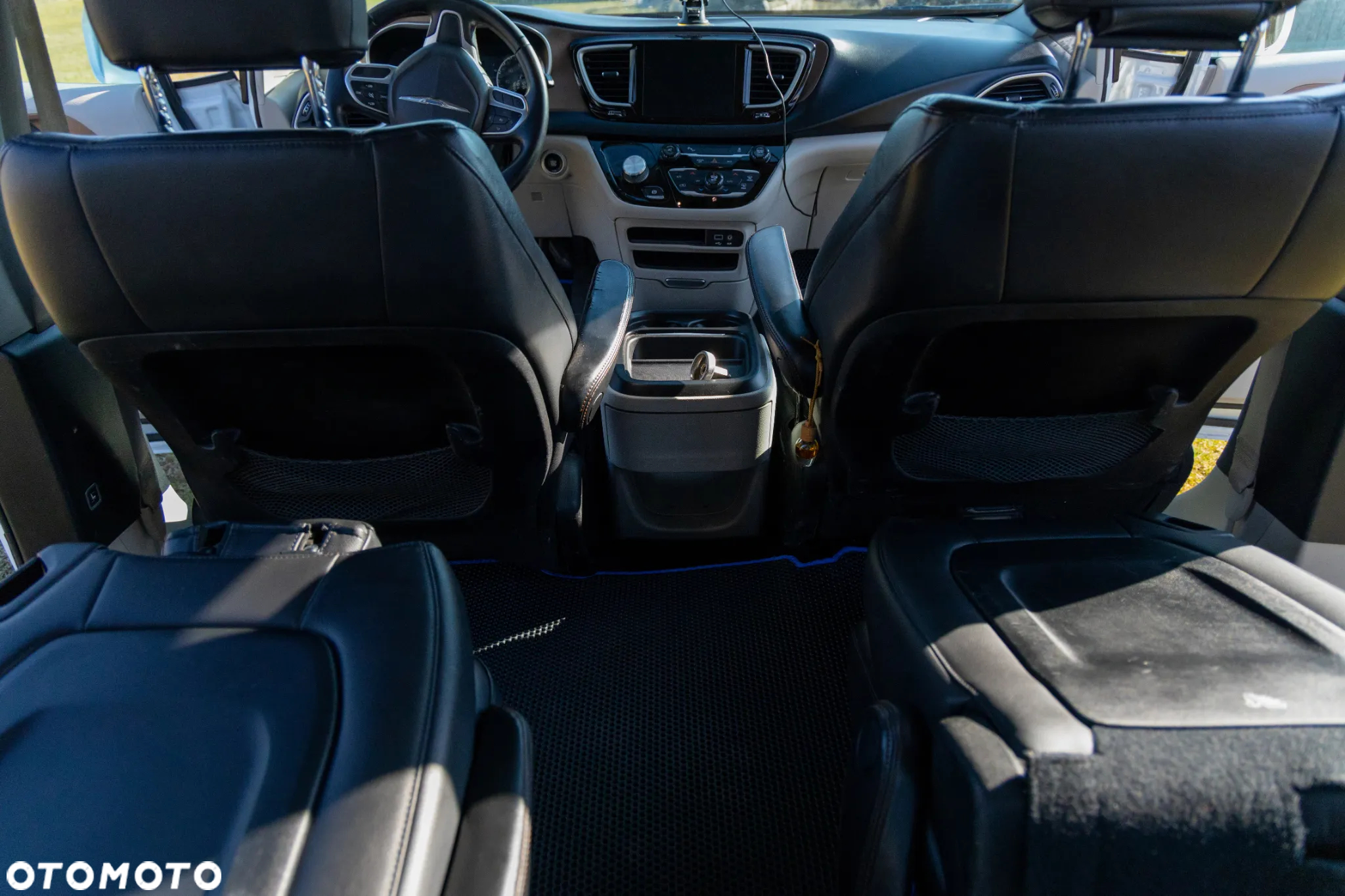 Chrysler Pacifica - 4