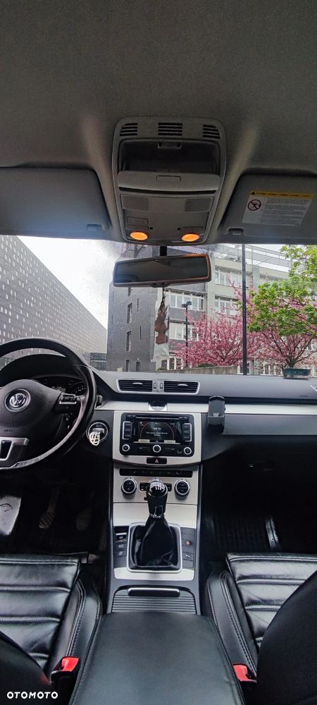 Volkswagen Passat Variant 2.0 TDI BlueMotion Technology Highline - 26