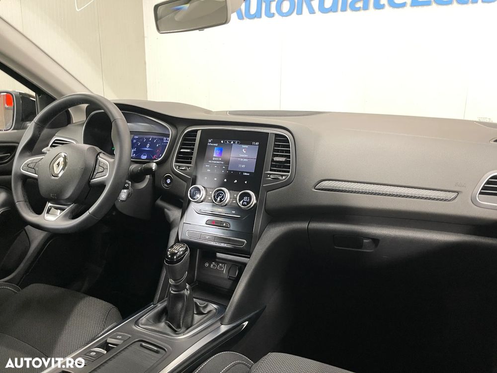 Renault Megane TCe 140 GPF Equilibre - 9