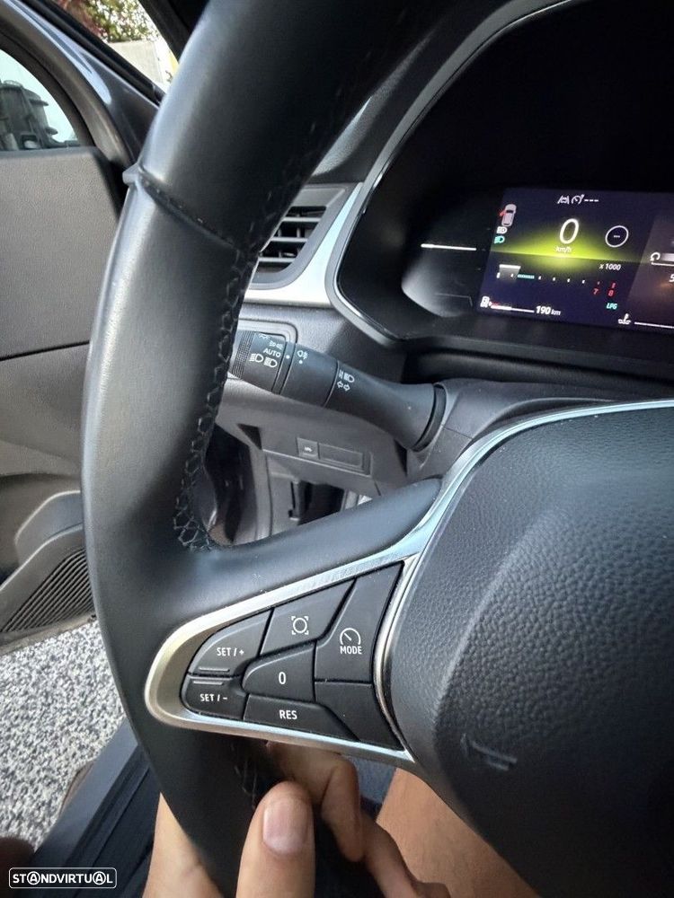 Renault Captur 1.0 TCe Techno Bi-Fuel - 16
