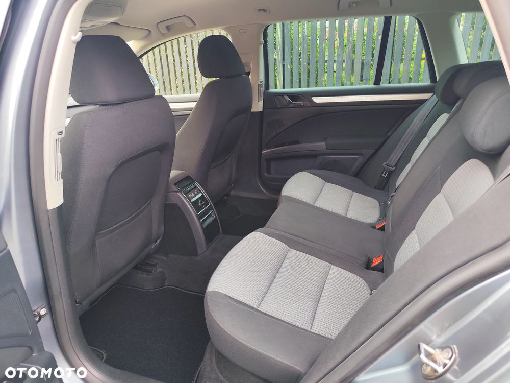 Skoda Superb 2.0 TDI DSG Elegance - 4