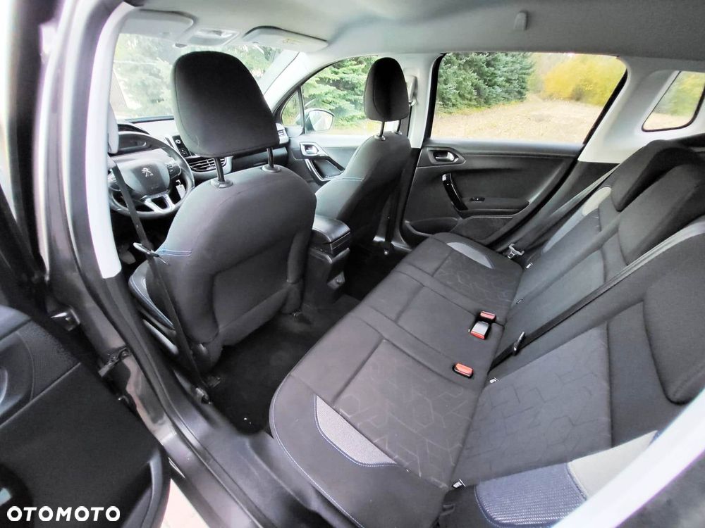 Peugeot 2008 1.5 BlueHDi Signature - 15