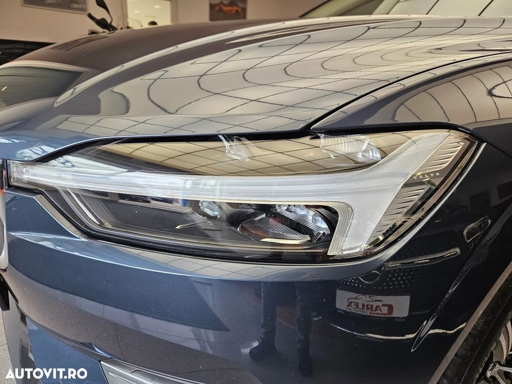 Volvo XC 60 B4 MHEV AT8 AWD Inscription - 33