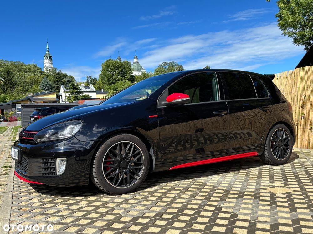 Volkswagen Golf - 1
