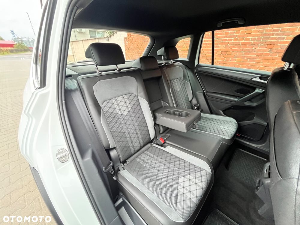 Volkswagen Tiguan 2.0 TDI SCR 4MotION DSG R-Line - 16