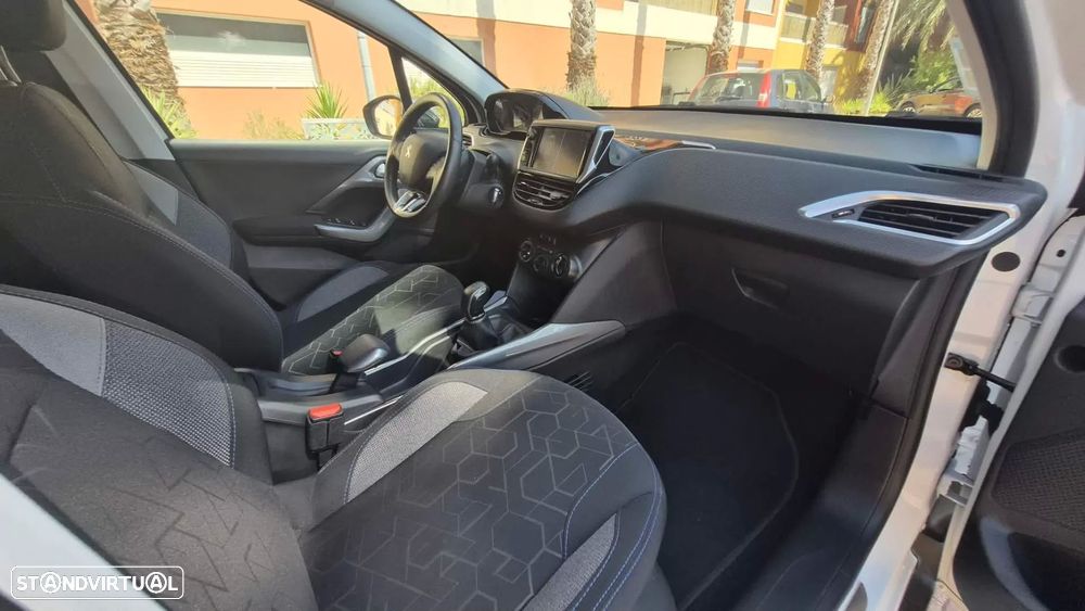 Peugeot 2008 1.2 PureTech Style - 11