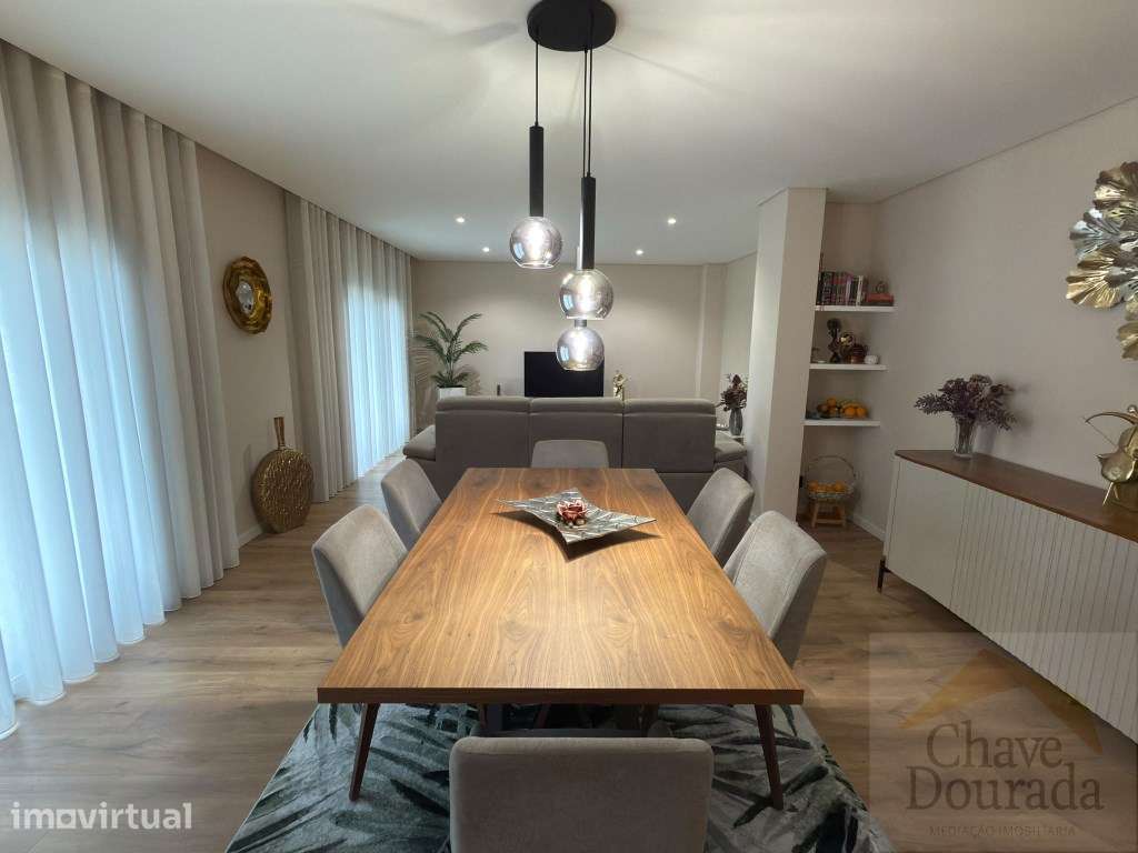 Apartamento T3 com garagem (como novo) - junto ao Mercado - Grande imagem: 2/32