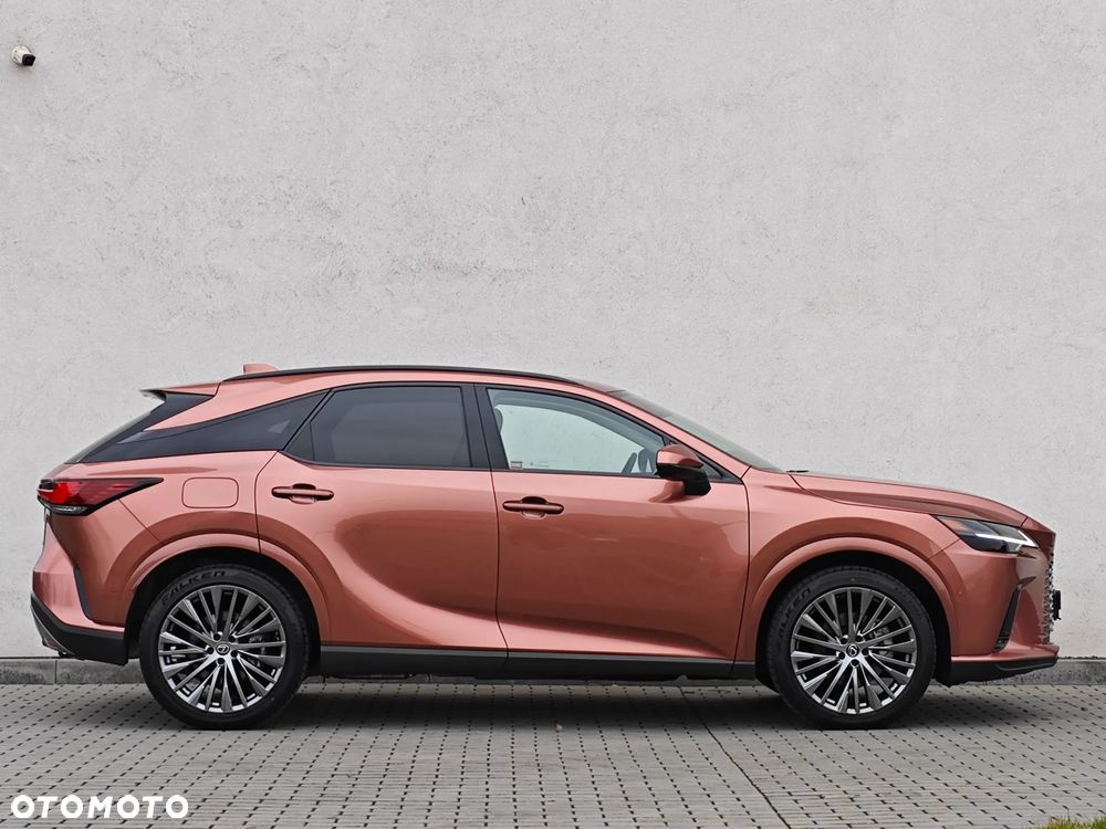 Lexus RX 450h+ Omotenashi - 10