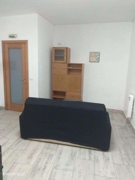 Alugo apartamento T2 - Grande imagem: 2/7