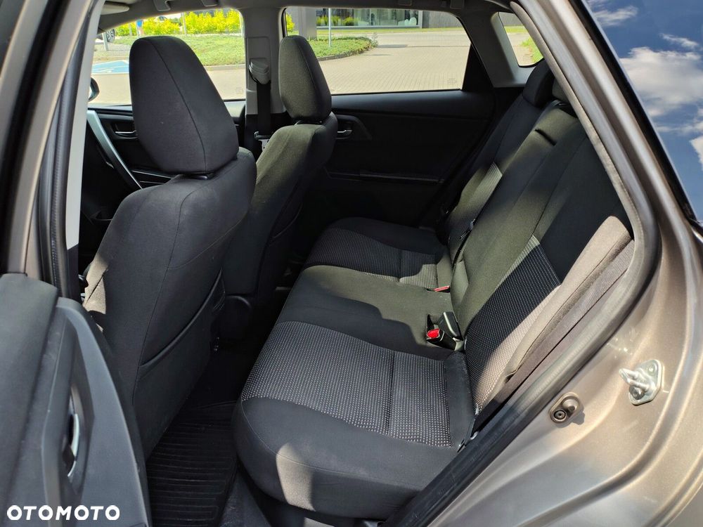 Toyota Auris Hybrid 135 Premium - 28