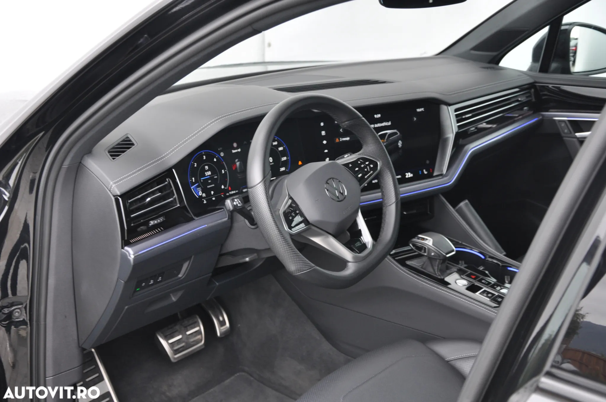 Volkswagen Touareg V6 TDI 4MOTION R-Line - 16