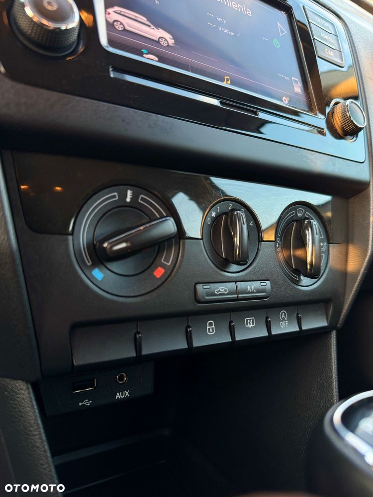 Skoda RAPID 1.0 TSI Ambition - 18