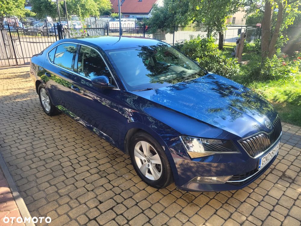 Skoda Superb 2.0 TDI Ambition DSG - 8
