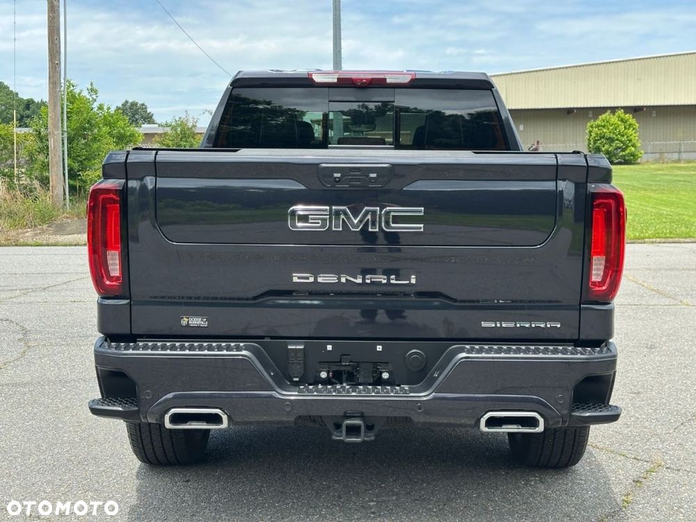 GMC Sierra - 4