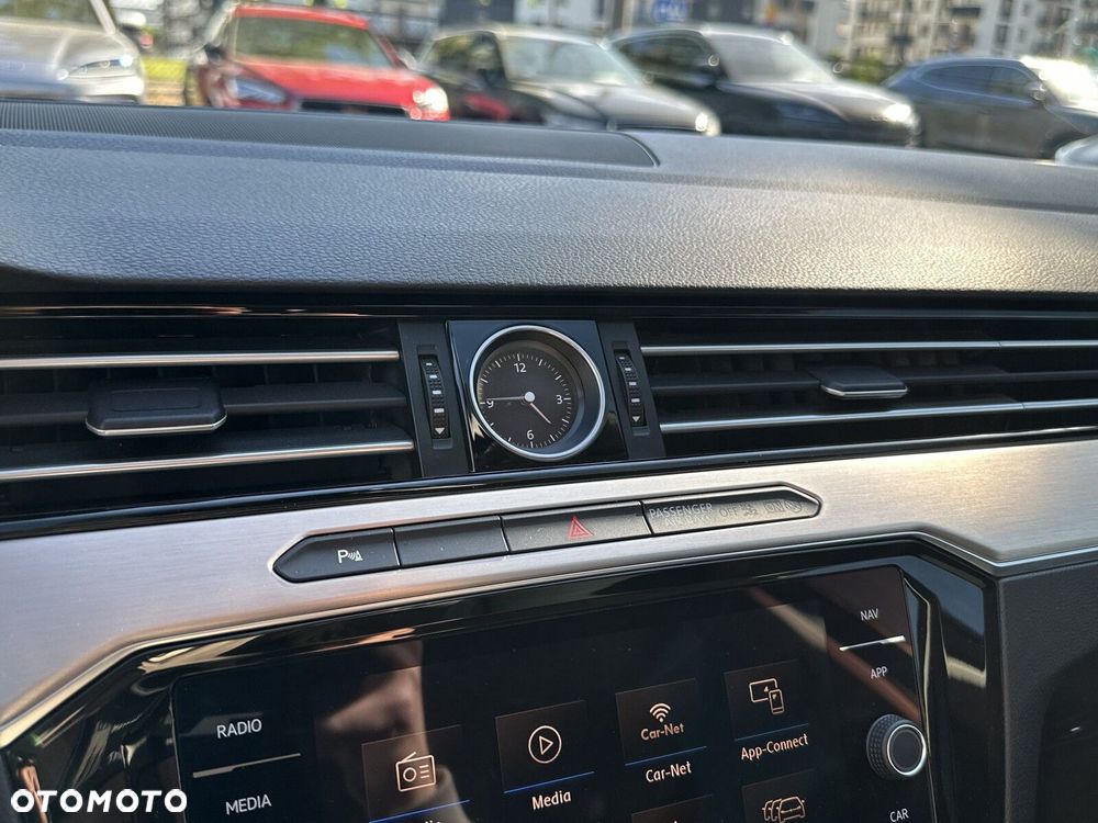 Volkswagen Passat - 17