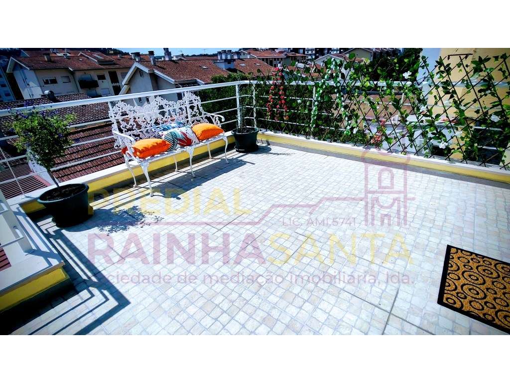 T0 mobilado e equipado com terraço - Bairro Norton de Matos Coimbra - Grande imagem: 5/13