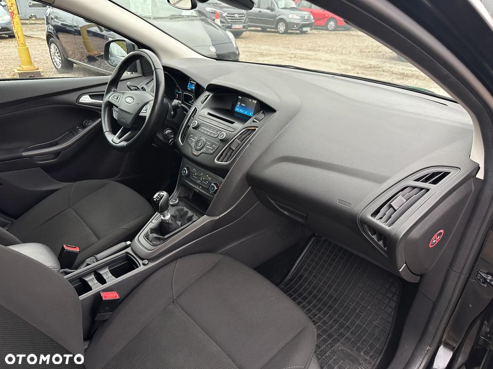 Ford Focus - 24