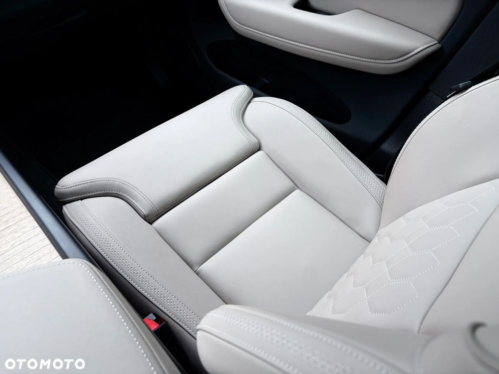 Volvo XC 60 B5 B AWD Plus Dark - 18