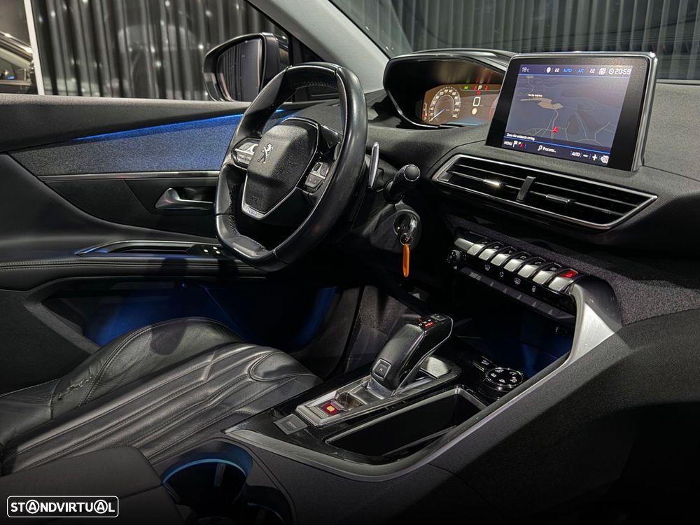 Peugeot 5008 1.2 PureTech Allure Pack EAT8 - 34