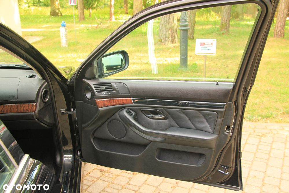 BMW Seria 5 525i - 35