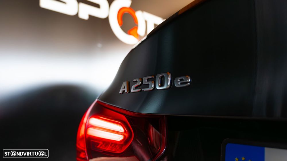 Mercedes-Benz A 250 Limousine e AMG Line - 34