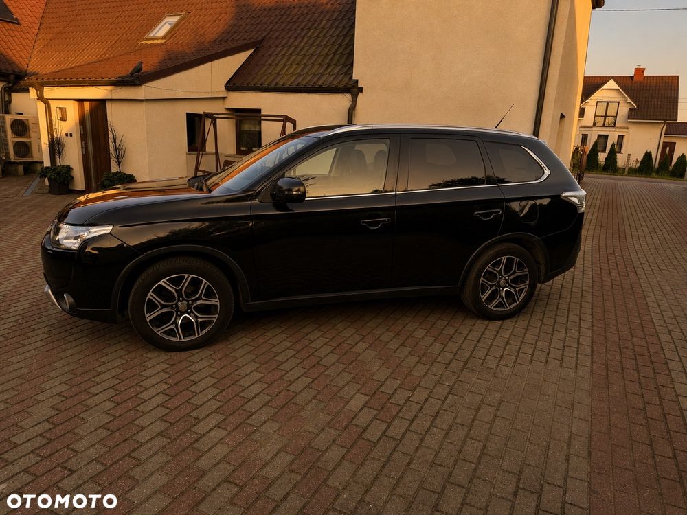 Mitsubishi Outlander 2.2 DID Intense + 4WD - 32