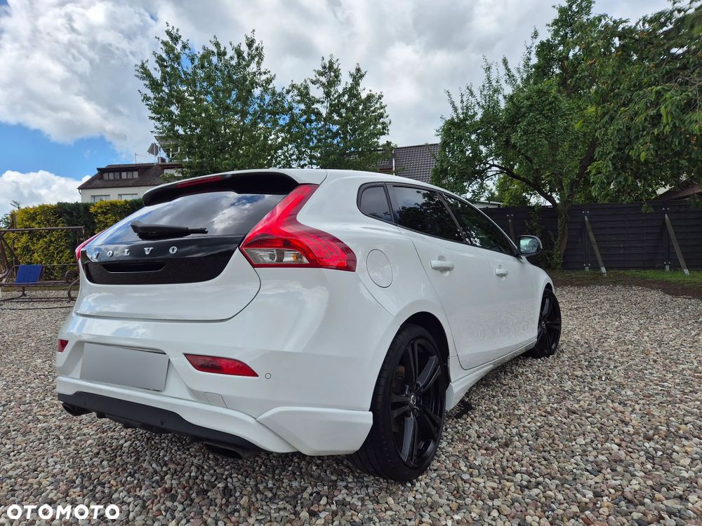 Volvo V40 D2 Drive-E R-Design Momentum - 2