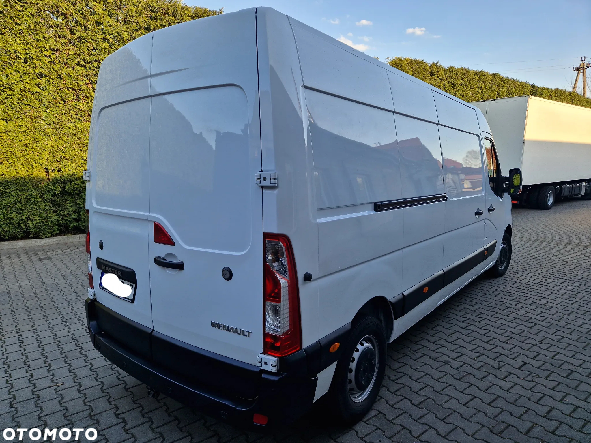 Renault Master 2.3 Salon PL L3H2 - 4