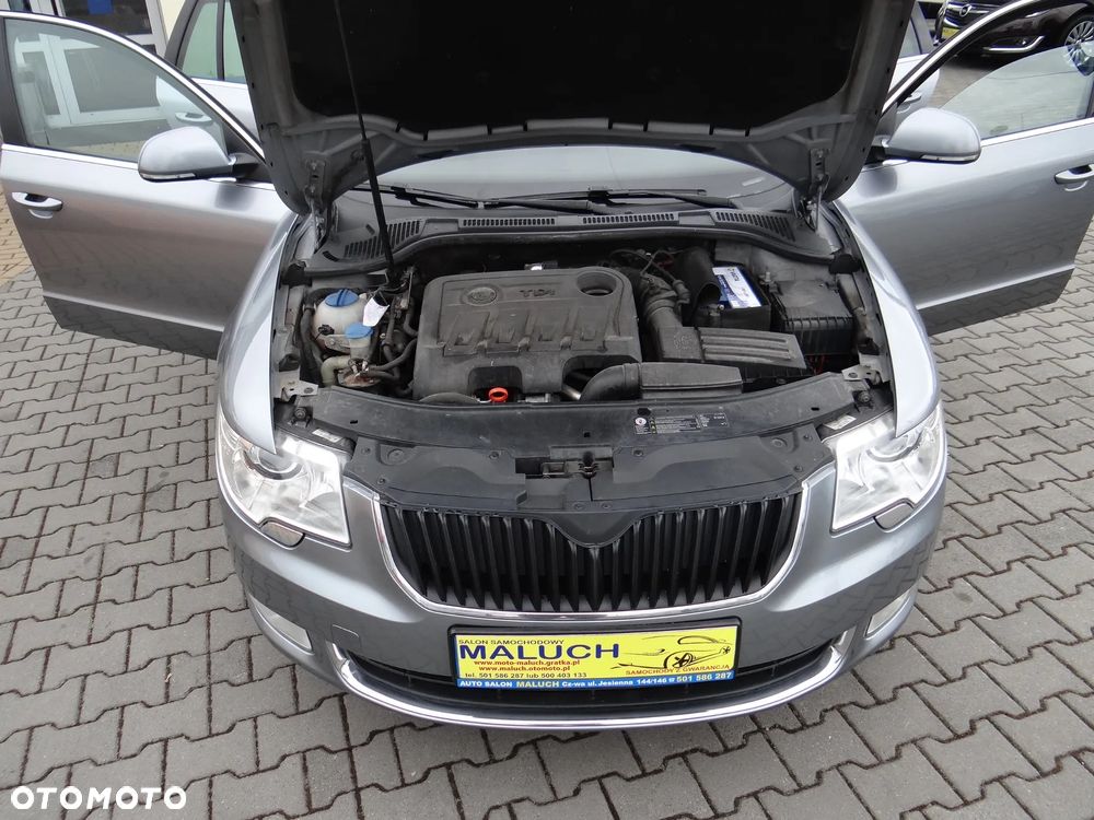 Skoda Superb 2.0 TDI DSG FAMILY - 40