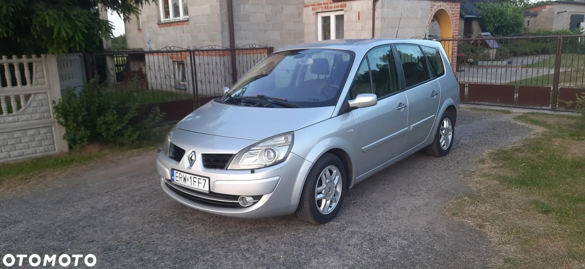 Renault Scenic 2.0T 16V Privilege - 1