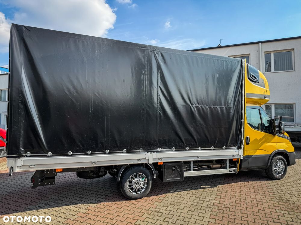 Iveco Daily plandeka 10ep, sypialnia - 7