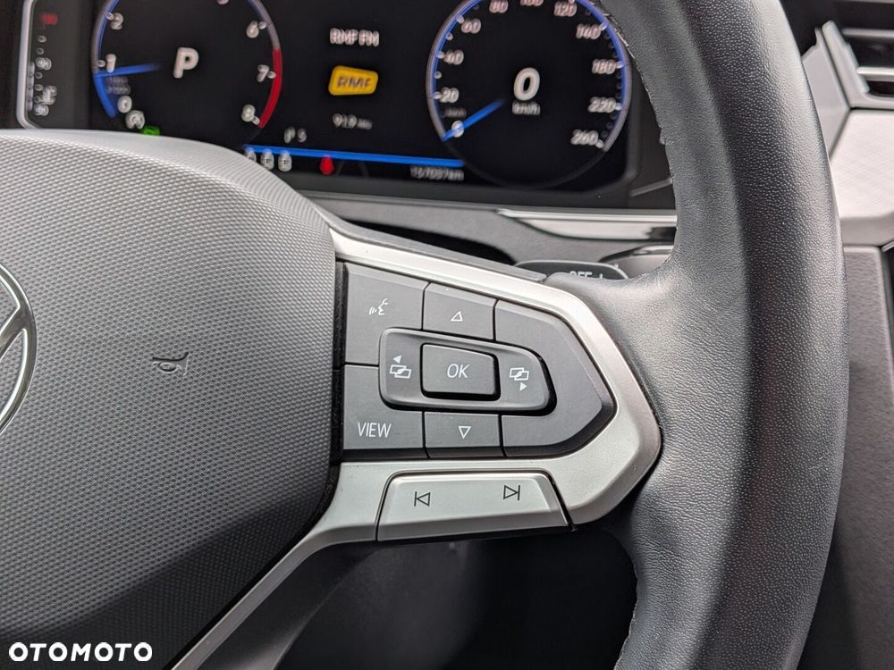Volkswagen Passat - 29